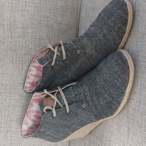 Toms Chambray Wedges